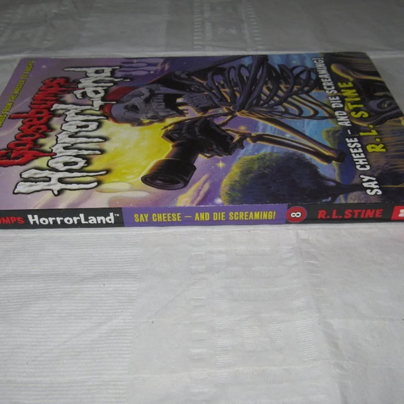 R.L. Stine Goosebumps Horrorland SAY CHEESE – AND DIE SCREAMING Chapter Book (#8 - Picture 3 of 4